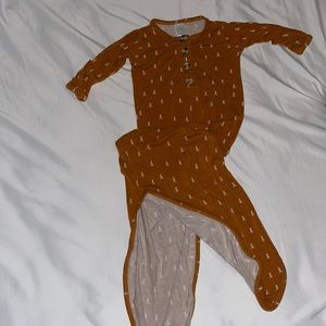 Lou Lou and Company newborn knotted gown